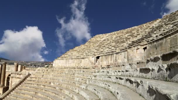 Anfiteatro en Jerash (Gerasa de la Antigüedad), capital y ciudad más grande de Jerash Governorate, Jordania — Vídeos de Stock