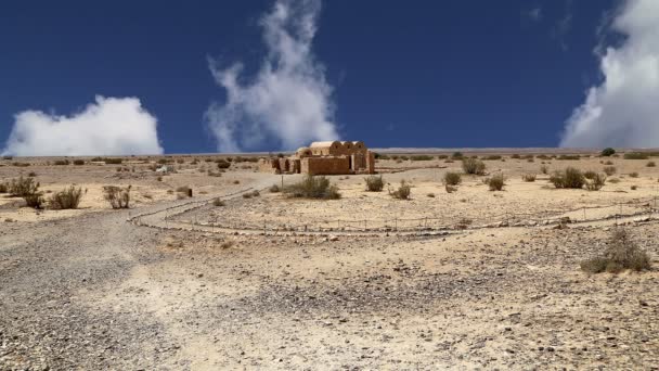 Castillo del desierto de Quseir Amra cerca de Ammán, Jordania — Vídeo de stock