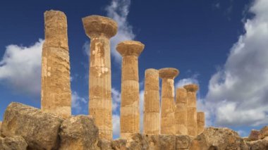 Herakles antik bir Yunan tapınağının kalıntıları (V-Vi yüzyıl), Tapınaklar Vadisi, Agrigento, Sicilya