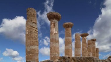 Herakles antik bir Yunan tapınağının kalıntıları (V-Vi yüzyıl), Tapınaklar Vadisi, Agrigento, Sicilya