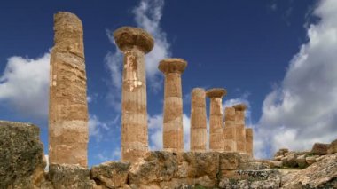 Herakles antik bir Yunan tapınağının kalıntıları (V-Vi yüzyıl), Tapınaklar Vadisi, Agrigento, Sicilya