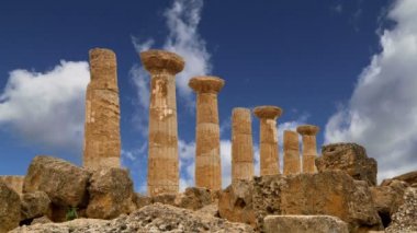 Herakles antik bir Yunan tapınağının kalıntıları (V-Vi yüzyıl), Tapınaklar Vadisi, Agrigento, Sicilya