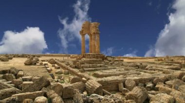 Dioscuri Antik Yunan Tapınağı, Tapınaklar Vadisi, Agrigento, Sicilya