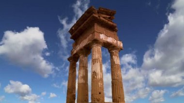 Dioscuri Antik Yunan Tapınağı, Tapınaklar Vadisi, Agrigento, Sicilya