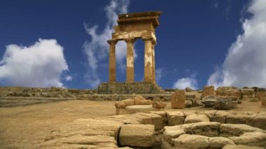 Dioscuri Antik Yunan Tapınağı, Tapınaklar Vadisi, Agrigento, Sicilya