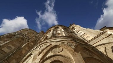 Monreale Katedrali-Bazilikası, Sicilya'nın Monreale kentinde bulunan bir Roma Katolik kilisesidir.