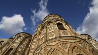 Monreale Katedrali-Bazilikası, Sicilya'nın Monreale kentinde bulunan bir Roma Katolik kilisesidir.