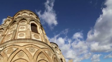 Monreale Katedrali-Bazilikası, Sicilya'nın Monreale kentinde bulunan bir Roma Katolik kilisesidir.