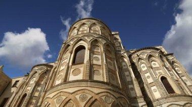 Monreale Katedrali-Bazilikası, Sicilya'nın Monreale kentinde bulunan bir Roma Katolik kilisesidir.