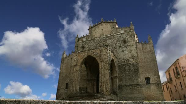 Iglesia Católica Medievel (siglo XIV) .Chiesa Matrice en Erice, Sicilia — Vídeos de Stock