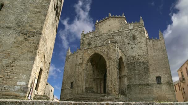 Medievel Catholic Church (fourteenth century) .Chiesa Matrice in Erice, Sicily — стоковое видео