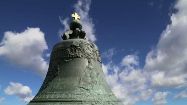 Çar Bell, Moskova Kremlin, Rusya - ayrıca Çarsky Kolokol olarak bilinen, Çar Kolokol III, veya Royal Bell, bir 6.14 metre (20.1 ft) uzun boylu, 6.6 metre (22 ft) çapında çan Moskova Kremlin gerekçesiyle ekranda