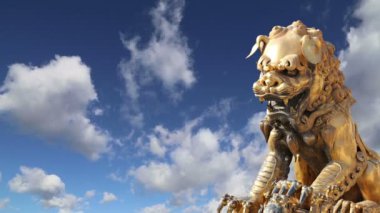 Yasak Şehir bronz Çin ejderha heykeli. Pekin, Çin