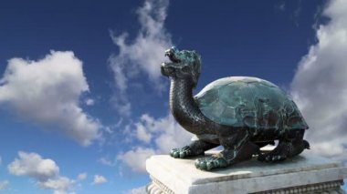 Yasak Şehir bronz Çin ejderha heykeli. Pekin, Çin