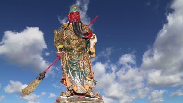 Дхармапала (защитник дхармы), буддийский храм в Пекине, Китай . — стоковое видео