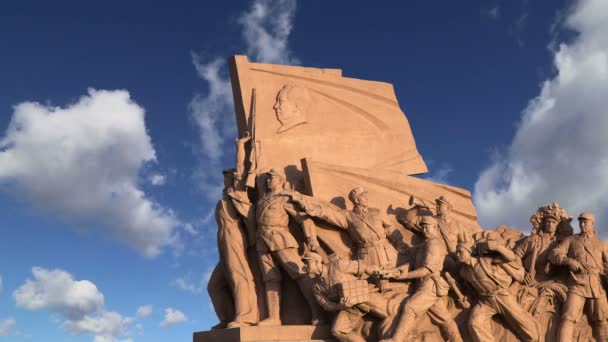 Statues révolutionnaires sur la place Tiananmen à Pékin, Chine — Video