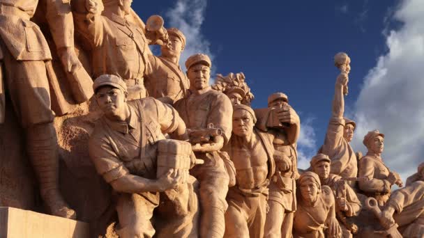 Rewolucyjny posągi na placu tiananmen w Pekinie, Chiny — Wideo stockowe