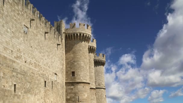 Ilha de Rodes, Grécia, símbolo de Rodes, do famoso Palácio do Grão-Mestre dos Cavaleiros (também conhecido como Castello) na cidade medieval de Rodes, um museu de visita obrigatória de Rodes — Vídeo de Stock