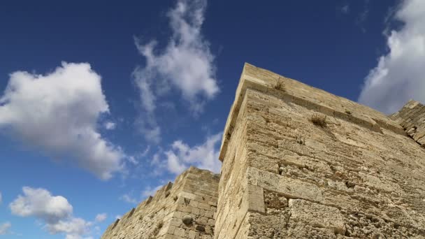 Middeleeuwse stadsmuren in Rhodos, Griekenland (time-lapse) — Stockvideo