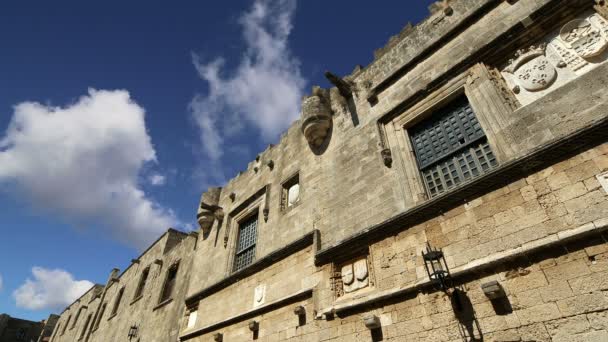 Avenida Medieval de los Caballeros, una calle empedrada en la ciudadela de Rodas, reece — Vídeos de Stock