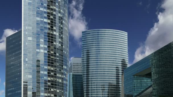 La Defense, коммерческий и деловой центр Парижа, Франция — стоковое видео