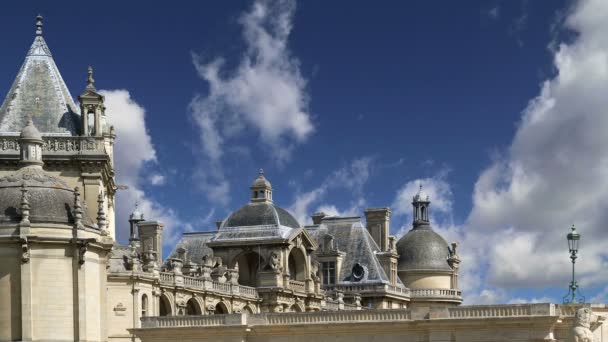 Chateau de Chantilly (Chantilly kastély), Oise, Picardie, Franciaország — Stock videók