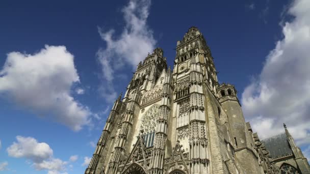 Catedral gótica de San Gatien (construida entre 1170 y 1547), Tours, Francia — Vídeos de Stock