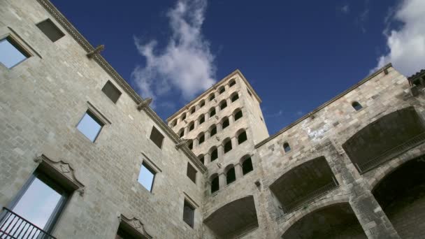 Gebouwen in de gotische wijk van Barcelona, Spanje Spanje — Stockvideo