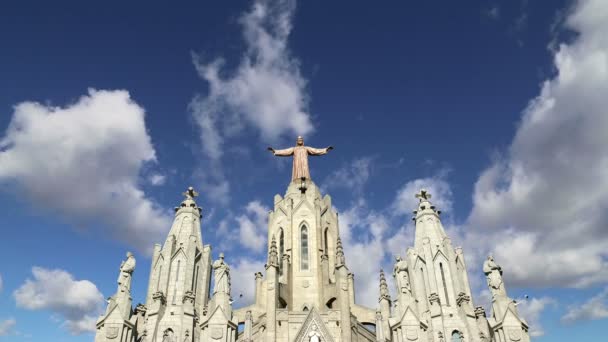 Iglesia del Tibidabo (templo), en la cima de la colina del tibidabo, Barcelona, España — Vídeo de stock