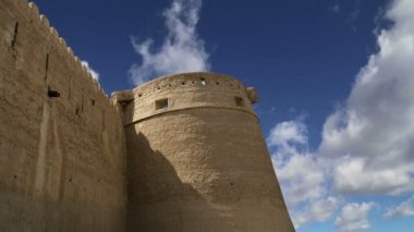 Yaşlı Fort. Dubai, Birleşik Arap Emirlikleri (Bae). Bu kale (kale) şu anda Dubai müzesinin bir parçası olan Dubai'de (Birleşik Arap Emerites) hala ayakta olan en eski binadır.