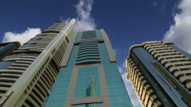 Modern gökdelenler, Sheikh zayed road, Dubai, Birleşik Arap Emirlikleri.Dubai dünyanın en hızlı büyüyen şehridir