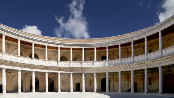 Palácio renascentista de Carlos V, Alhambra, Granada, Espanha — Vídeo de Stock