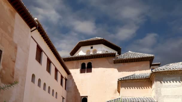 Alhambra Palace - Granada'daki ortaçağ mağribi kalesi,Endülüs, İspanya — Stok video