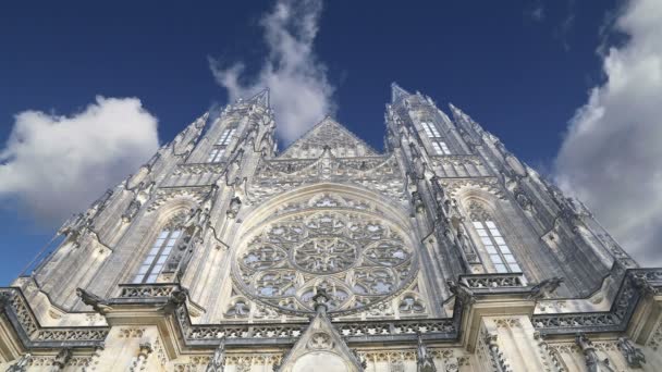 Catedral de San Vito (Catedral Católica Romana) en el Castillo de Praga y Hradjalá, República Checa — Vídeos de Stock