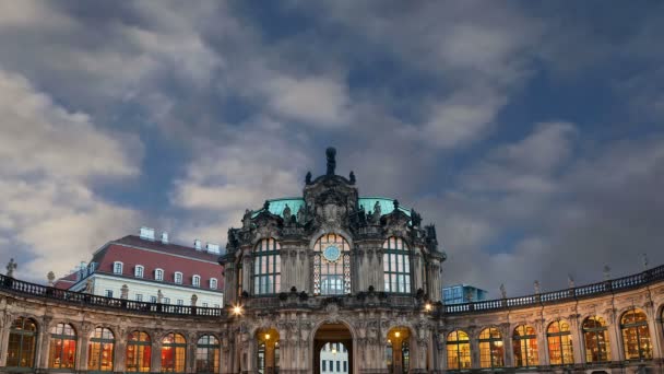 Dresden, Almanya 'daki Zwinger Sarayı (Der Dresdner Zwinger) — Stok video