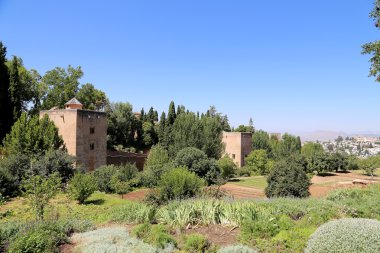 Alhambra Palace - Ortaçağ Mağribi Kalesi Granada'da, Endülüs, İspanya