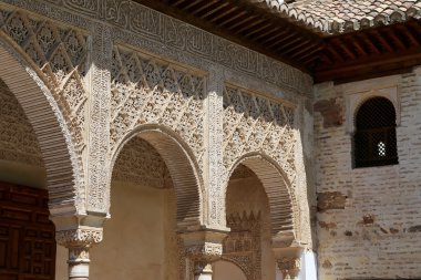 Alhambra Palace - Ortaçağ Mağribi Kalesi Granada'da, Endülüs, İspanya