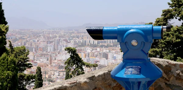 Andalusia, İspanya Malaga'da bakan teleskop Görüntüleyicisi. — Stok fotoğraf