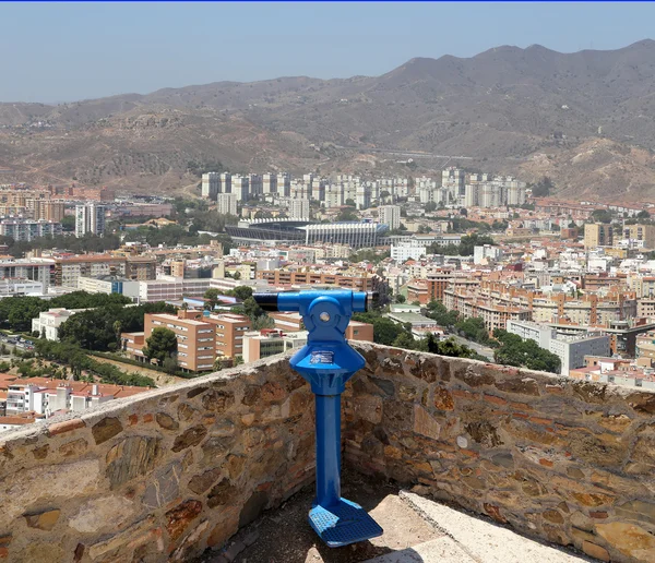 Telescoop viewer met uitzicht op de Malaga, in Andalusië, Spanje. — Stockfoto