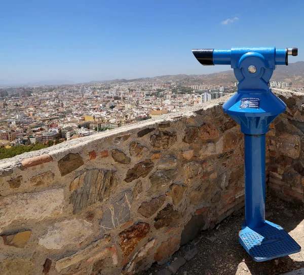 Andalusia, İspanya Malaga'da bakan teleskop Görüntüleyicisi. — Stok fotoğraf