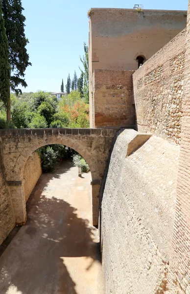 Alhambra Palace - medieval moorish castle in Granada, Andalusia,Spain — Stock Photo, Image