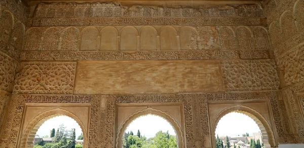 알 함 브라 궁전-그라나다, 안달루시아, 스페인에서에서 중세 이슬람 성곽 — 스톡 사진