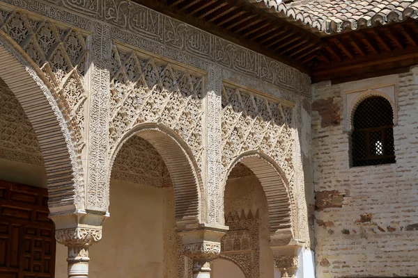 Alhambra Palace - Ortaçağ Mağribi Kalesi Granada'da, Endülüs, İspanya — Stok fotoğraf