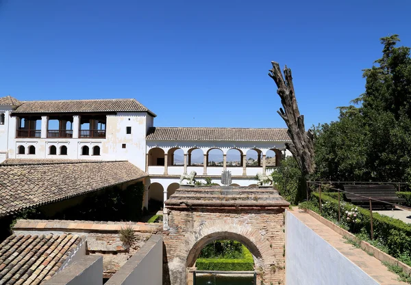 Alhambra Palace - Ortaçağ Mağribi Kalesi Granada'da, Endülüs, İspanya