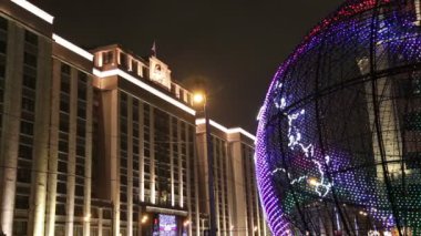 Noel ve yeni yıl tatilleri aydınlatma ve bina devlet Duma Federal derleme, Rusya Federasyonu, gece, Moskova, Rusya Federasyonu