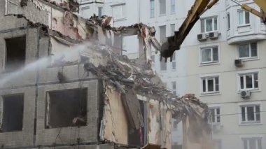 Tarak makine Montaj cihazları-Kırıcı eski evin çalışma.