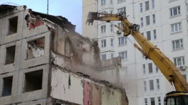 Tarak makine Montaj cihazları-Kırıcı eski evin çalışma.
