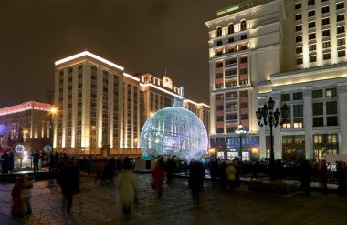 Noel ve yeni yıl tatilleri aydınlatma ve bina devlet Duma Federal derleme, Rusya Federasyonu, gece, Moskova, Rusya Federasyonu