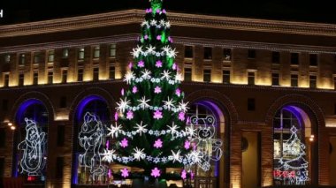 Merkezi Çocuk mağazası Lubyanka (Rusça yazıt) Christmas (yeni yıl tatilleri) aydınlatma gece, Moskova, Rusya Federasyonu