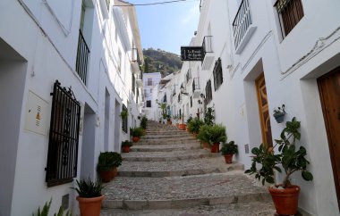 Frigiliana, İspanya - 25 Ağustos 2014: Frigiliana--güzel beyaz şehirlerinden Andalusia, İspanya Malaga il biridir